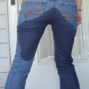 wetting pee piss in her jeans