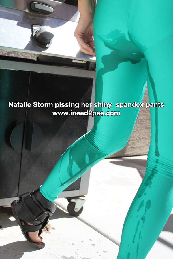natalie storm wetting pissing shiny spandex